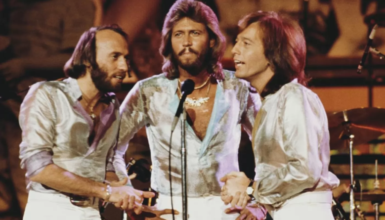 Р РёРґР»Рё РЎРєРѕС‚С‚Сѓ РїСЂРµРґР»РѕР¶РёР»Рё СЃРЅСЏС‚СЊ Р±Р°Р№РѕРїРёРє Рѕ РіСЂСѓРїРїРµ Bee Gees