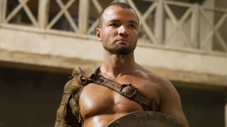 Starz Р·Р°РєР°Р·Р°Р» СЌСЂРѕС‚РёС‡РµСЃРєРёР№ С‚СЂРёР»Р»РµСЂ РїРѕ РІСЃРµР»РµРЅРЅРѕР№ РЎРїР°СЂС‚Р°РєР°