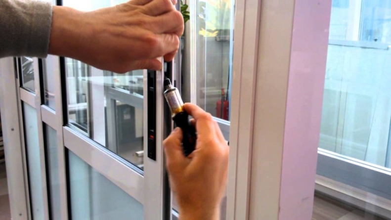 Эффективные советы по ремонту балконных дверей: легкий путь к обновленному внешнему виду и функциональности